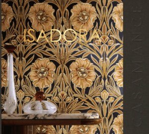 Isadora היא קולקציית טפטים פרחוניים-גרפיים עם טקסטורה עשירה ונגיעות זהב עדינות. טפטים עם נוכחות שמוסיפים עומק ואופי לחלל.